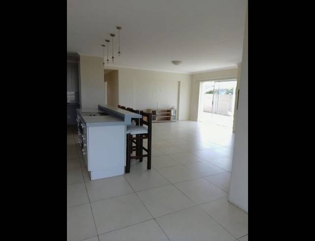 3 BEDROOM PROPERTY TO RENT IN JEFFREYS BAY CENTRAL